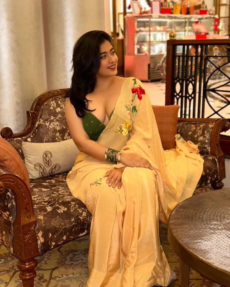 nikita-sharma-hot-photos